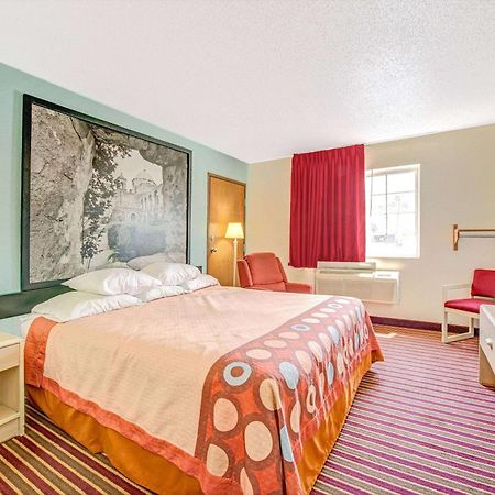 Super 8 By Wyndham San Antonio/Fiesta Hotel Exterior foto