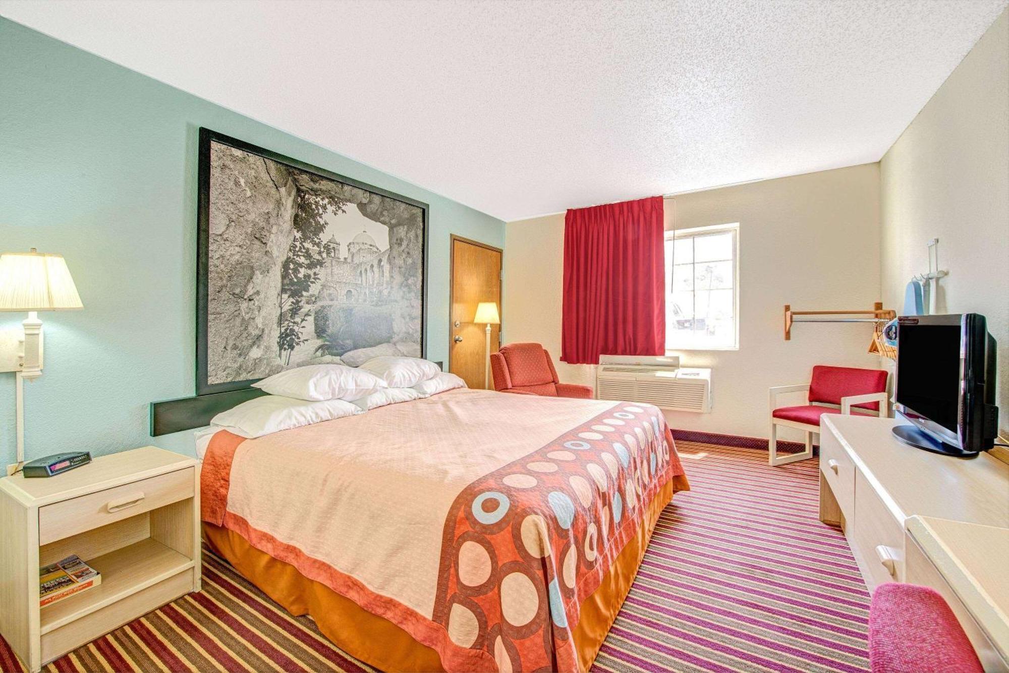 Super 8 By Wyndham San Antonio/Fiesta Hotel Exterior foto